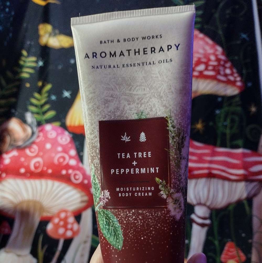 Bath and Body Works tea tree and peppermint